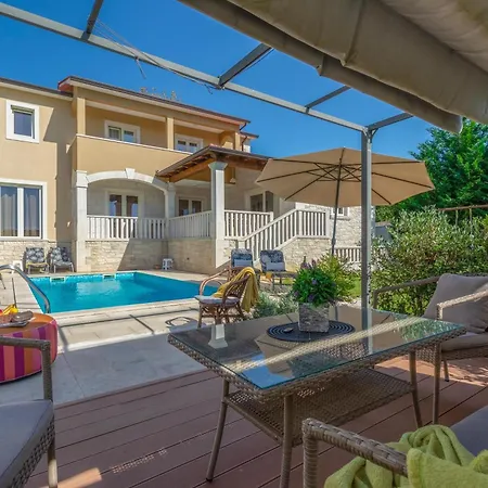 Hohe Lage, Eingezaeunter Hof, Panoramablick Holiday home *